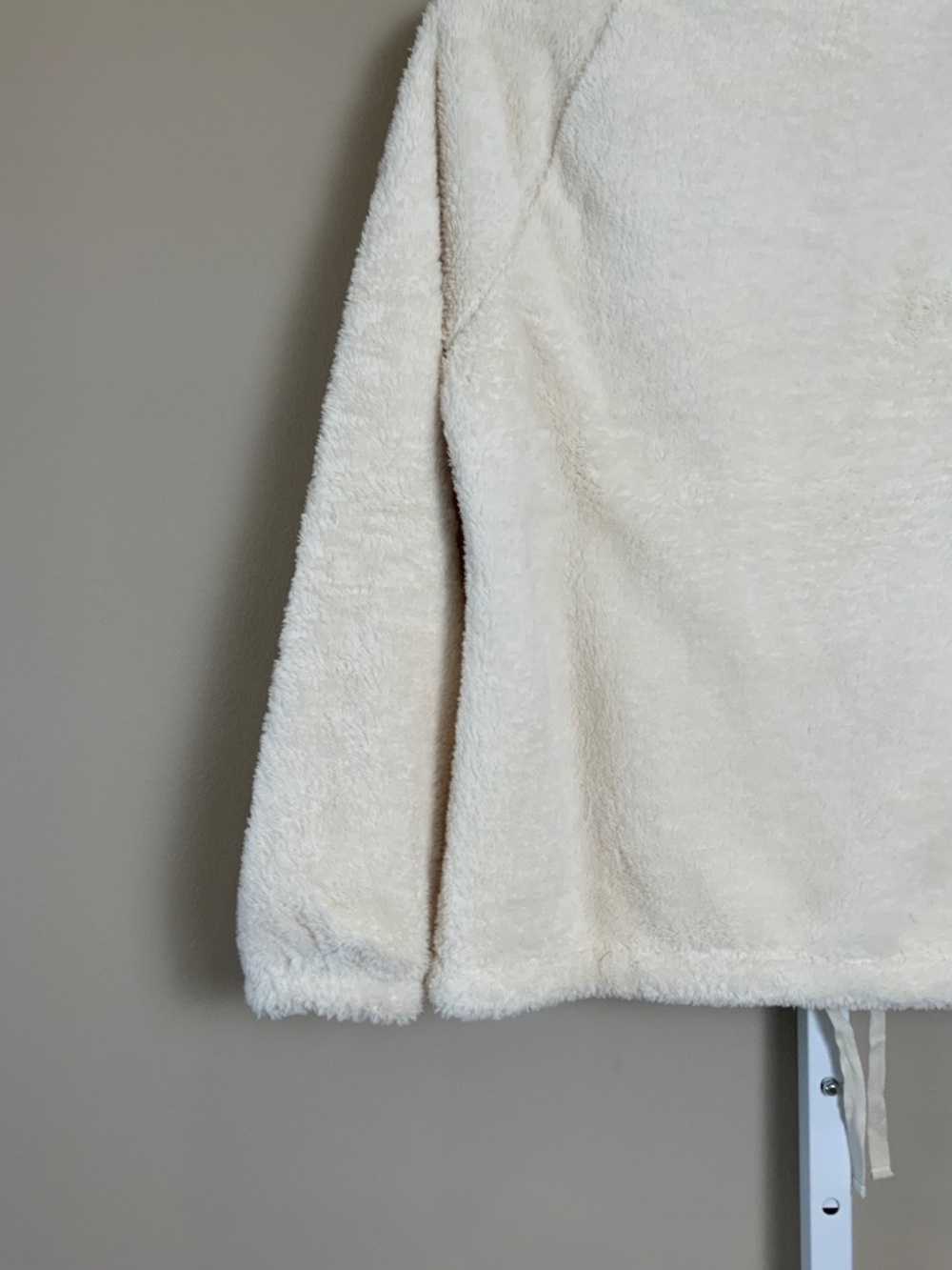 GAP Body Sherpa Mock-Neck Popover Kangaroo Pocket Sweatshirt - Picture 14 of 16